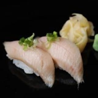 Yellowtail Sushi (2pcs)
