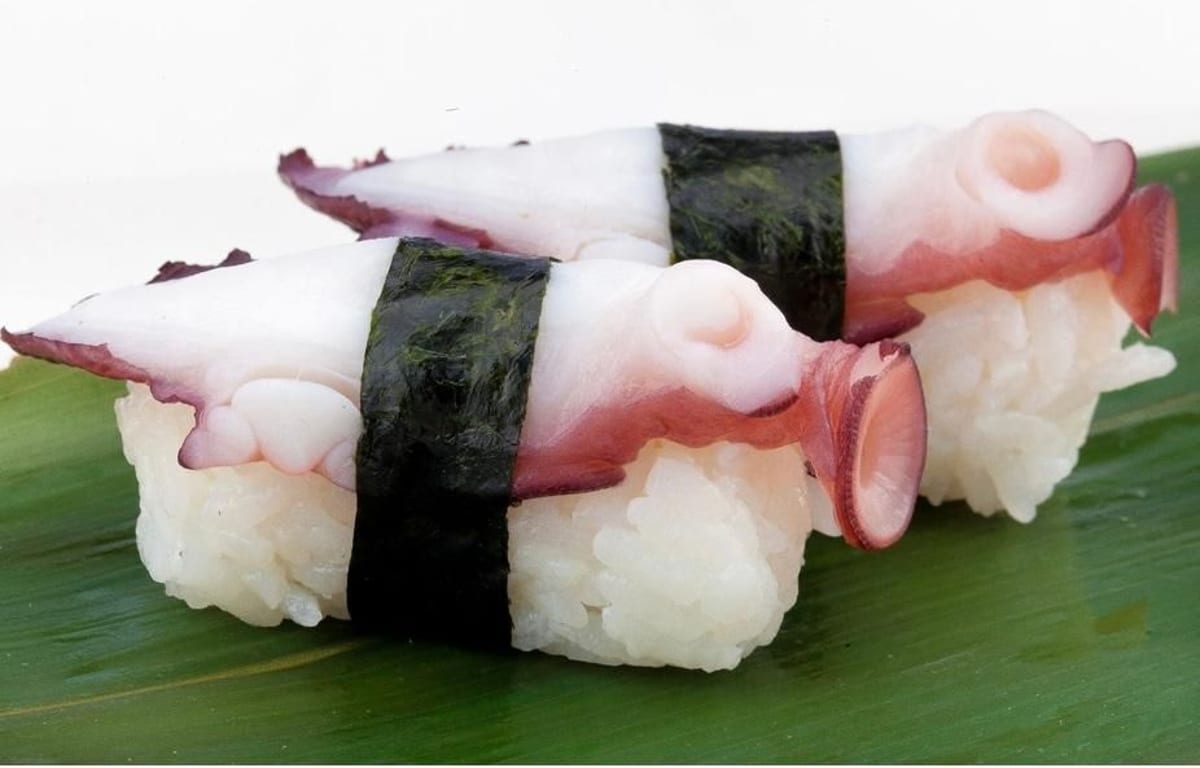 Octopus Sushi (2pcs)