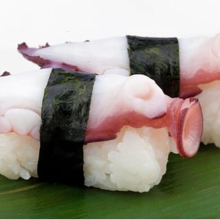 Octopus Sushi (2pcs)