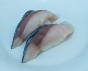 Mackerel Sushi (2pcs).